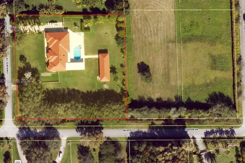 House in Southwest Ranches, Florida 4 bedrooms, 345.5 sq.m. № 2009888 - photo 19