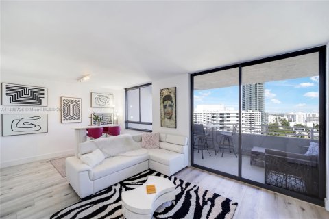 Condominio en venta en Miami Beach, Florida, 1 dormitorio, 74.88 m2 № 1942493 - foto 4
