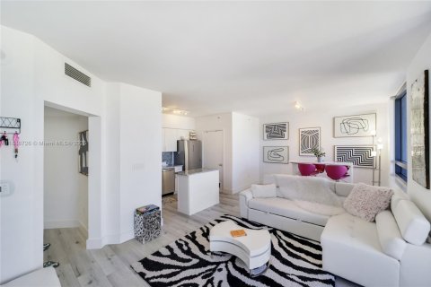 Condominio en venta en Miami Beach, Florida, 1 dormitorio, 74.88 m2 № 1942493 - foto 5