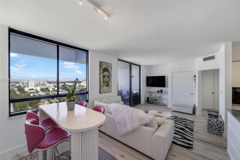 Condominio en venta en Miami Beach, Florida, 1 dormitorio, 74.88 m2 № 1942493 - foto 9