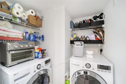 Condominio en venta en Miami Beach, Florida, 1 dormitorio, 74.88 m2 № 1942493 - foto 25