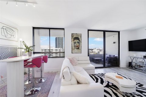 Condominio en venta en Miami Beach, Florida, 1 dormitorio, 74.88 m2 № 1942493 - foto 8