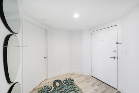 Condominio en venta en Miami Beach, Florida, 1 dormitorio, 74.88 m2 № 1942493 - foto 16