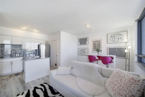 Condominio en venta en Miami Beach, Florida, 1 dormitorio, 74.88 m2 № 1942493 - foto 6