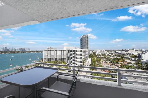 Condominio en venta en Miami Beach, Florida, 1 dormitorio, 74.88 m2 № 1942493 - foto 2
