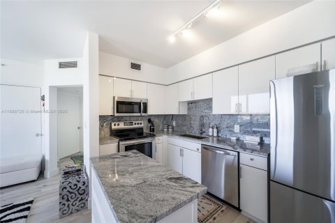 Condominio en venta en Miami Beach, Florida, 1 dormitorio, 74.88 m2 № 1942493 - foto 14