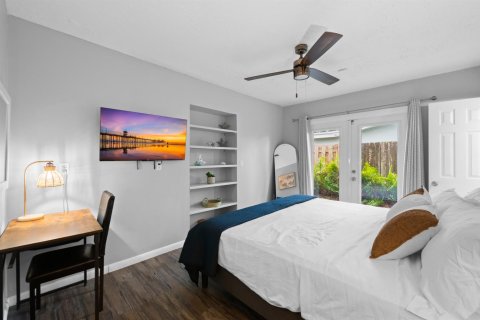 House in Wilton Manors, Florida 5 bedrooms, 178 sq.m. № 2366240 - photo 22