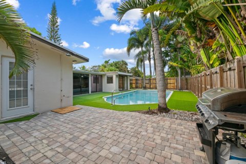 House in Wilton Manors, Florida 5 bedrooms, 178 sq.m. № 2366240 - photo 3
