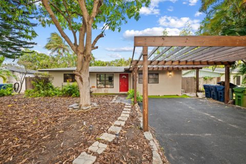 House in Wilton Manors, Florida 5 bedrooms, 178 sq.m. № 2366240