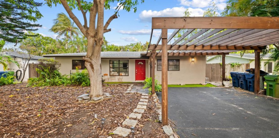 House in Wilton Manors, Florida 5 bedrooms, 178 sq.m. № 2366240