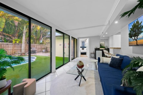 House in Wilton Manors, Florida 5 bedrooms, 178 sq.m. № 2366240 - photo 12