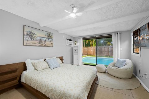 House in Wilton Manors, Florida 5 bedrooms, 178 sq.m. № 2366240 - photo 25