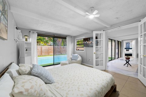 House in Wilton Manors, Florida 5 bedrooms, 178 sq.m. № 2366240 - photo 24