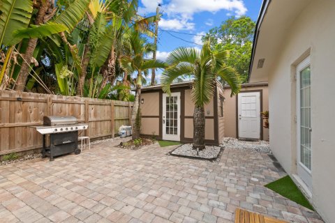 House in Wilton Manors, Florida 5 bedrooms, 178 sq.m. № 2366240 - photo 28