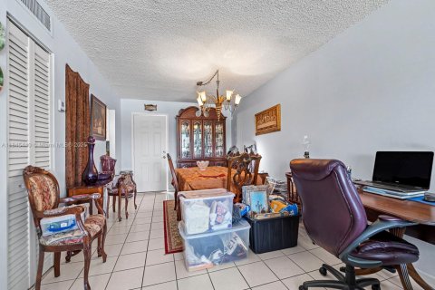 Купить кондоминиум в Майами, Флорида 1 спальня, 65.22м2, № 1841084 - фото 15