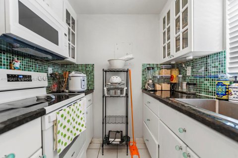 Купить кондоминиум в Майами, Флорида 1 спальня, 65.22м2, № 1841084 - фото 3
