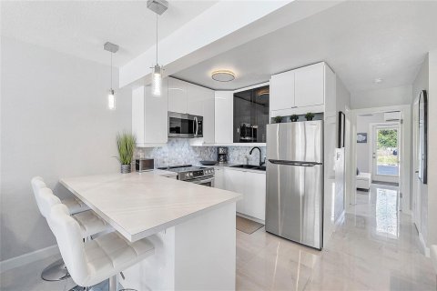 Copropriété à vendre à Hallandale Beach, Floride: 1 chambre, 55.74 m2 № 2083687 - photo 4