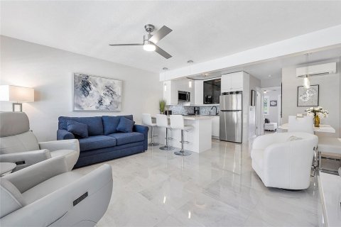 Copropriété à vendre à Hallandale Beach, Floride: 1 chambre, 55.74 m2 № 2083687 - photo 2