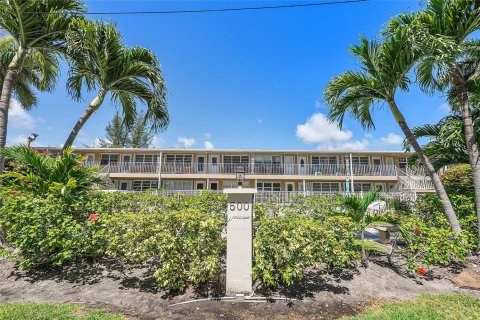 Copropriété à vendre à Hallandale Beach, Floride: 1 chambre, 55.74 m2 № 2083687 - photo 15