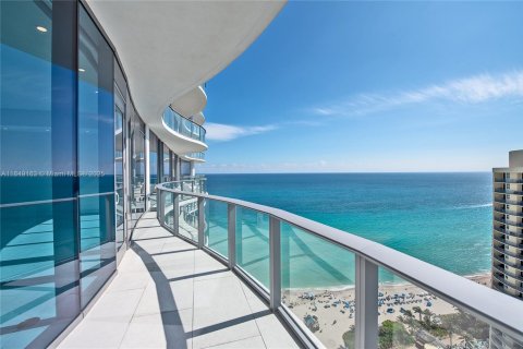Copropriété à louer à Sunny Isles Beach, Floride: 2 chambres, 192.31 m2 № 1936470 - photo 3