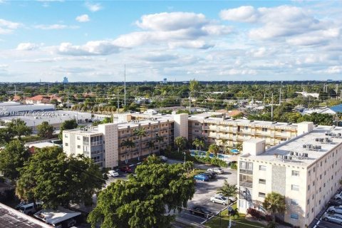 Кондоминиум с 1 спальней в Холливуд, Флорида № 2016751