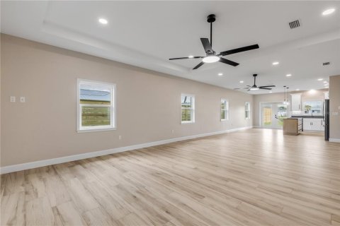 Casa en venta en Oak Hill, Florida, 3 dormitorios, 171.22 m2 № 2324612 - foto 8