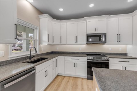 Casa en venta en Oak Hill, Florida, 3 dormitorios, 171.22 m2 № 2324612 - foto 19