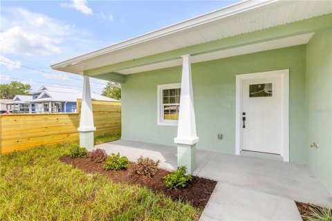 Casa en venta en Oak Hill, Florida, 3 dormitorios, 171.22 m2 № 2324612 - foto 6