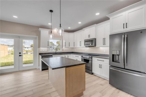 Casa en venta en Oak Hill, Florida, 3 dormitorios, 171.22 m2 № 2324612 - foto 16