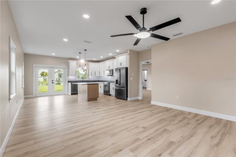Casa en venta en Oak Hill, Florida, 3 dormitorios, 171.22 m2 № 2324612 - foto 13