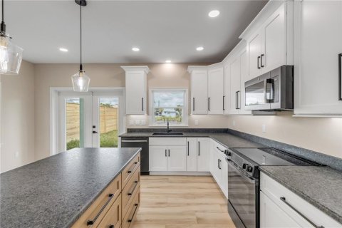 Casa en venta en Oak Hill, Florida, 3 dormitorios, 171.22 m2 № 2324612 - foto 23