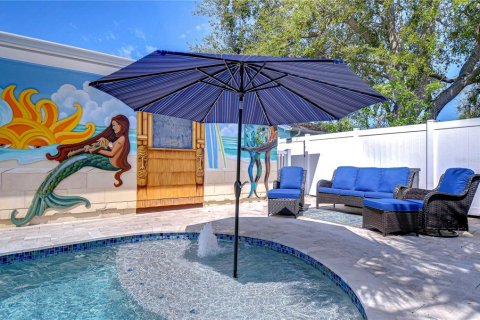 House in Gulfport, Florida 2 bedrooms, 80.27 sq.m. № 1511670 - photo 4