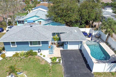 House in Gulfport, Florida 2 bedrooms, 80.27 sq.m. № 1511670 - photo 30