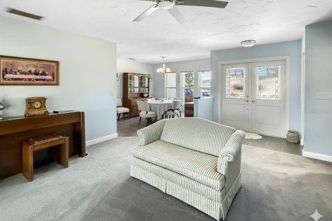 House in Sarasota, Florida 3 bedrooms, 190.64 sq.m. № 2229239 - photo 6