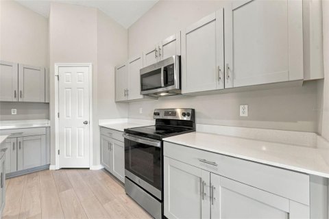 Villa ou maison à louer à Riverview, Floride: 4 chambres, 171.13 m2 № 2429298 - photo 6