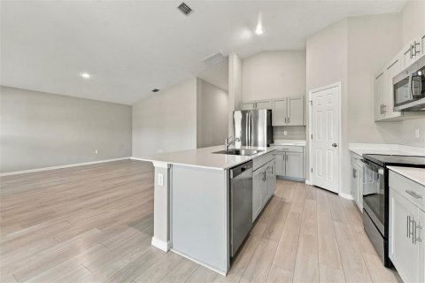 Villa ou maison à louer à Riverview, Floride: 4 chambres, 171.13 m2 № 2429298 - photo 7