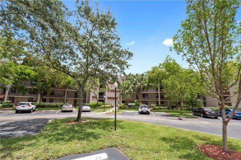 Copropriété à vendre à Plantation, Floride: 2 chambres, 90.95 m2 № 2184429 - photo 27
