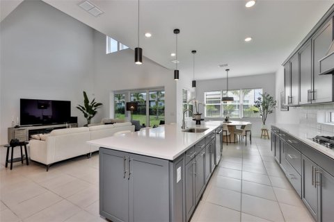 Casa en venta en Apollo Beach, Florida, 4 dormitorios, 398.36 m2 № 2099772 - foto 3