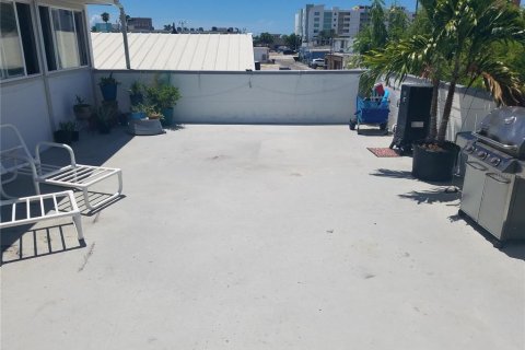 Immobilier commercial à vendre à Treasure Island, Floride: 705.31 m2 № 1749323 - photo 4