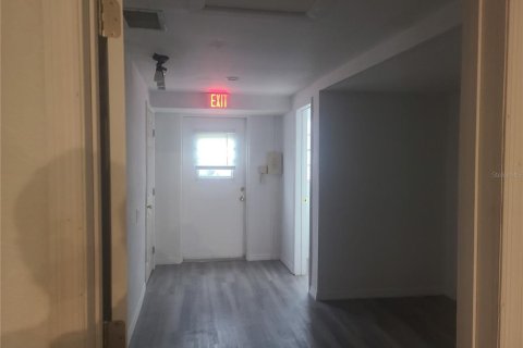 Immobilier commercial à vendre à Treasure Island, Floride: 705.31 m2 № 1749323 - photo 9