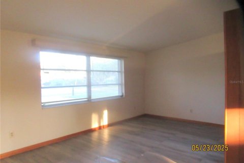 Casa en alquiler en Tampa, Florida, 3 dormitorios, 95.88 m2 № 1750718 - foto 2