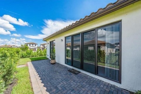 Villa ou maison à vendre à Ave Maria, Floride: 3 chambres, 148.83 m2 № 2053249 - photo 17