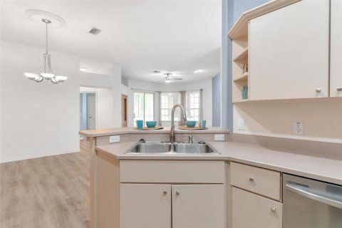 Casa en venta en Lady Lake, Florida, 2 dormitorios, 142.79 m2 № 2156036 - foto 15