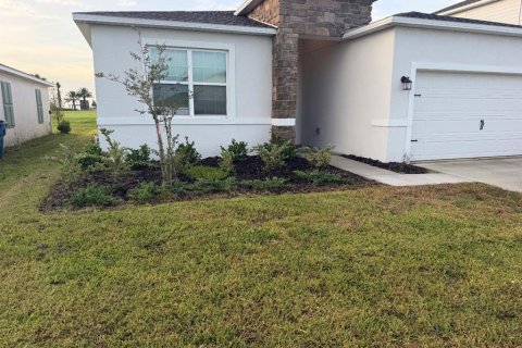 House in Haines City, Florida 3 bedrooms, 195.93 sq.m. № 2369675