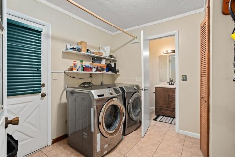 House in Clermont, Florida 3 bedrooms, 208.94 sq.m. № 1573939 - photo 28