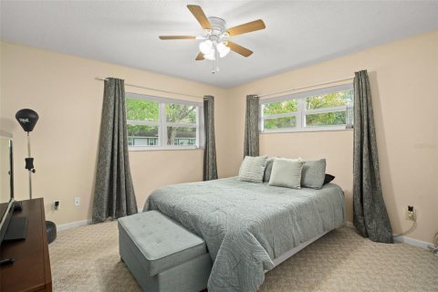 House in Clermont, Florida 3 bedrooms, 208.94 sq.m. № 1573939 - photo 13
