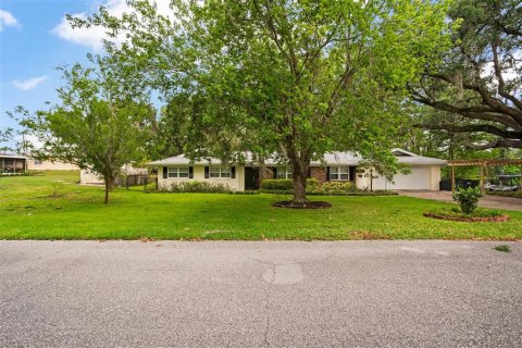 House in Clermont, Florida 3 bedrooms, 208.94 sq.m. № 1573939 - photo 2