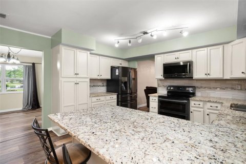 House in Clermont, Florida 3 bedrooms, 208.94 sq.m. № 1573939 - photo 26