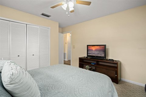 House in Clermont, Florida 3 bedrooms, 208.94 sq.m. № 1573939 - photo 14