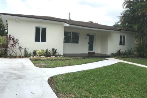 Дом в Майами, Флорида 3 спальни, 121.79м2 № 2006018